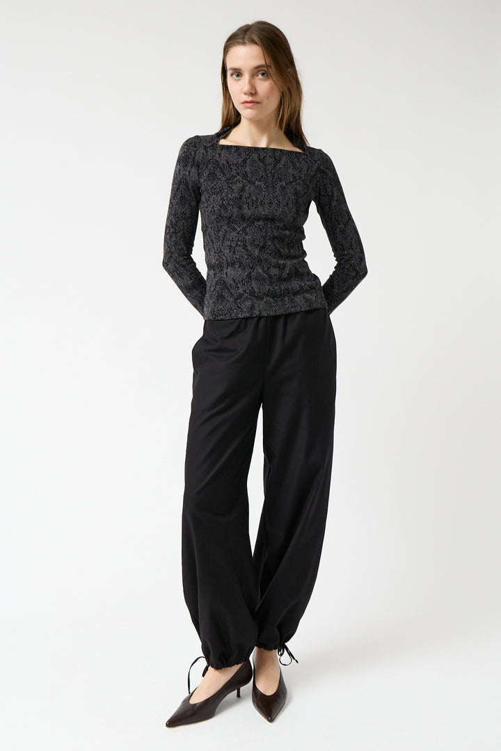 Pantalones Cuervo
